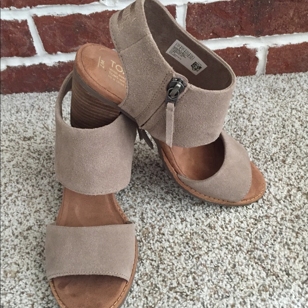 Tom’s suede heels